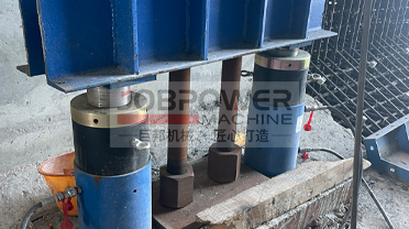 2022年广西南宁枝江特大桥造桥机