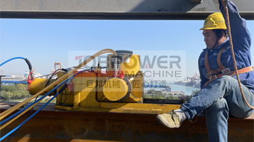 2022年河北黄骅国华电厂蒸汽管网跨铁路顶推